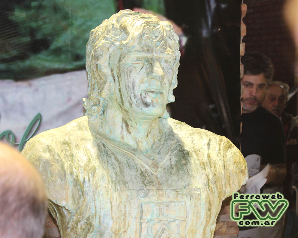El busto de Cacho Saccardi El busto de Cacho Saccardi